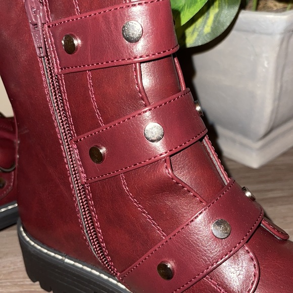Woman’s SO faux leather combat boot ( NEVER WORN ) - Picture 9 of 14